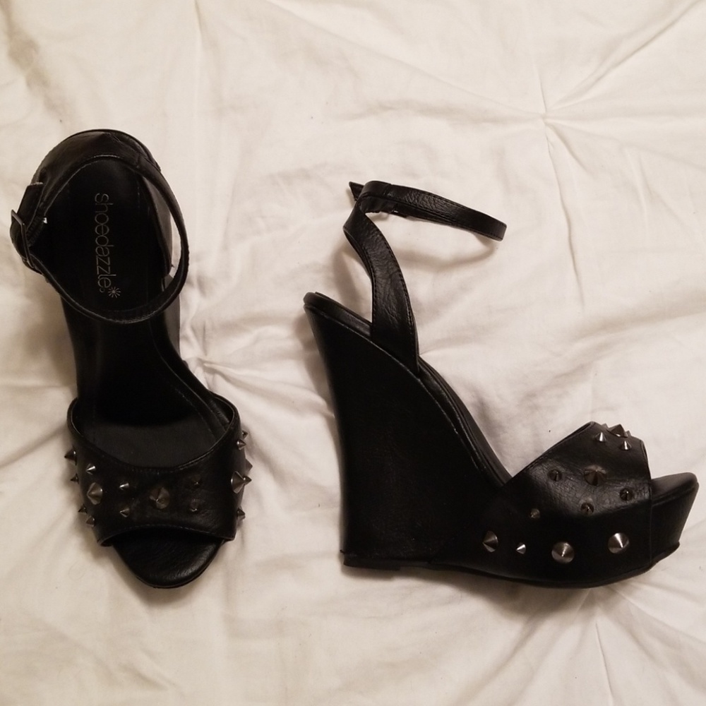 🔥Studded Black Wedges